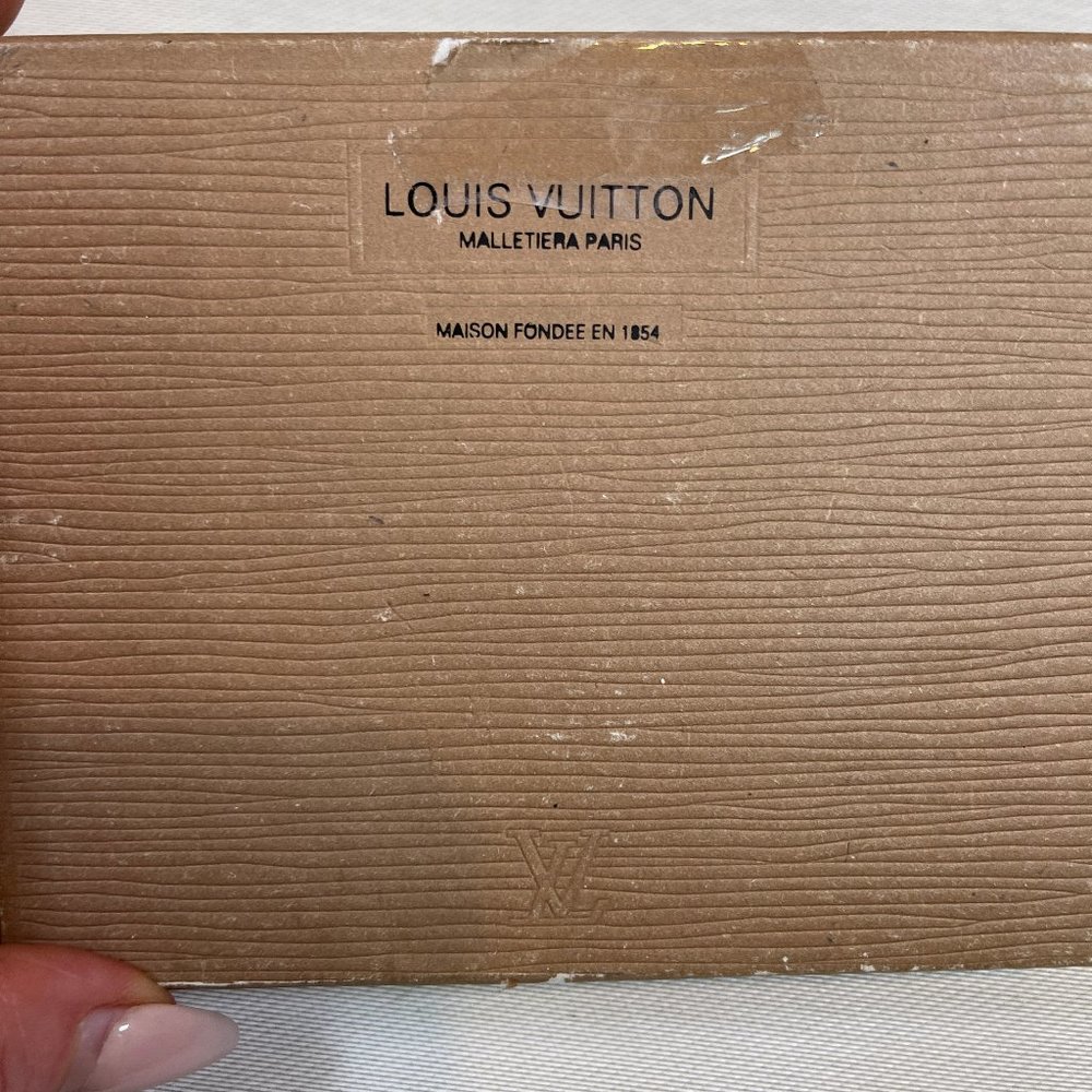 Auc LOUIS VUITTON Vintage Rare Slim Wallet - Picture 4 of 16